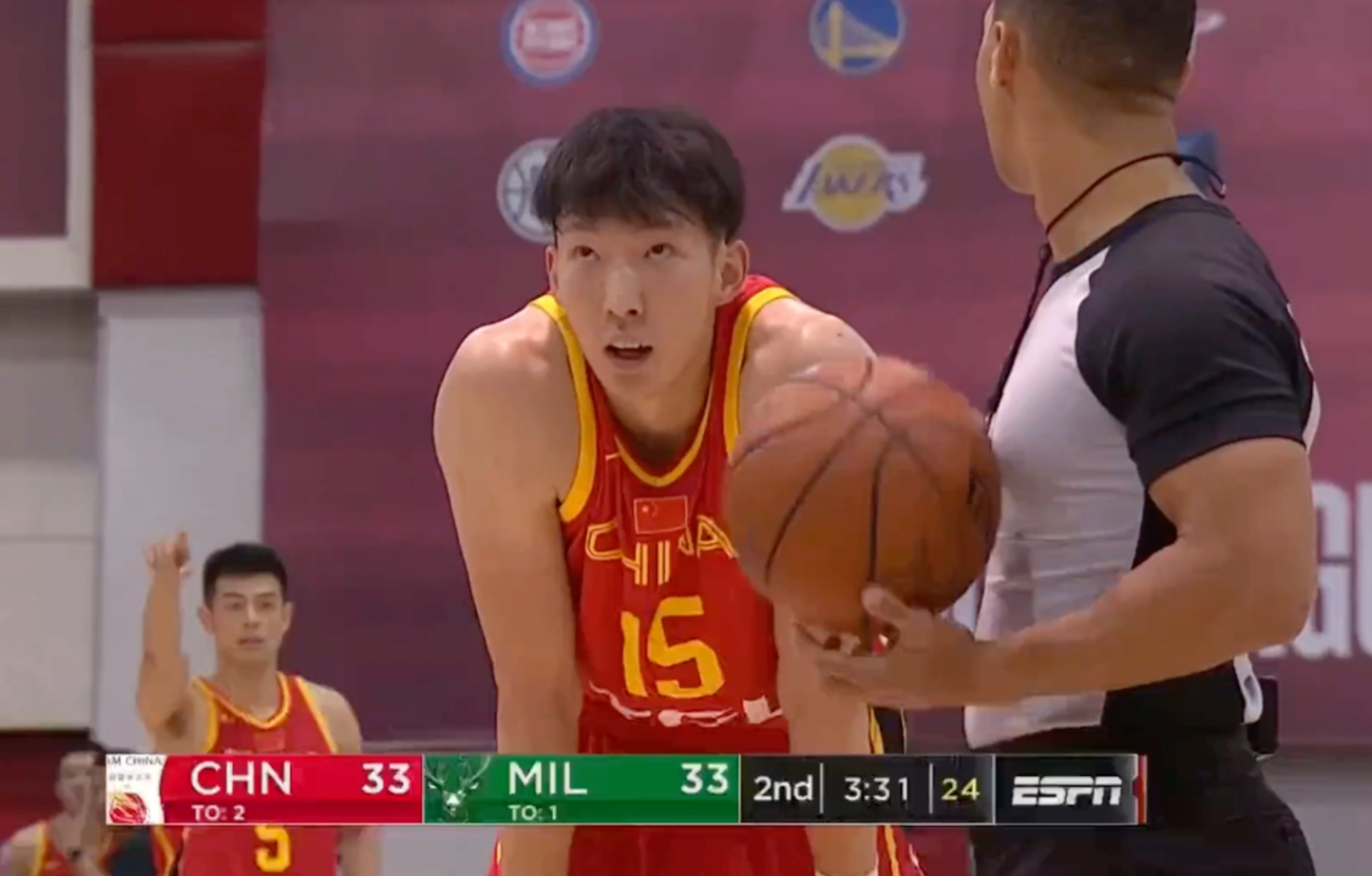 开云体育中国官方网站反败为胜引发热议！，字母哥在切尔西比赛中表现优异观众掌声雷动的简单介绍